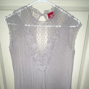 Women’s V Neck Sleeveless Lace Trimmed Tank sz Lg